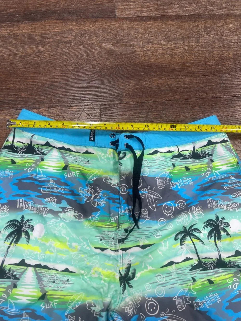 Hurley Boys Size 20/30 Tropical Shark Skeleton Boardshorts